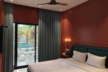 Paramount Riverfront Resort & Spa, Karjat