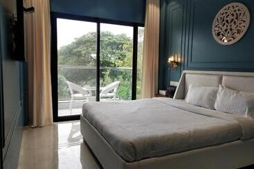 Paramount Riverfront Resort & Spa, Karjat