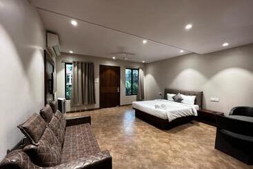 Paramount Riverfront Resort & Spa, Karjat
