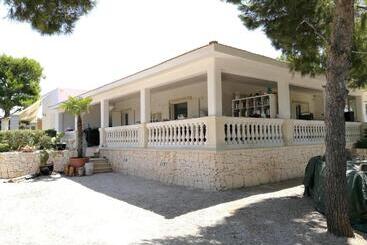تختخواب و صبحانه Beach House Salento