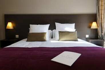 ベッドアンドブレックファースト Les Villas Du Chateau De Lastours