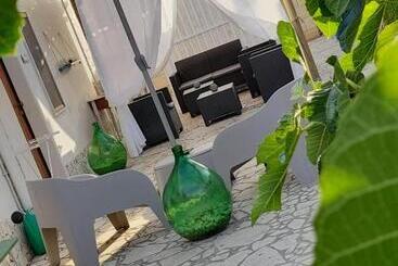 تختخواب و صبحانه Lu Masunu