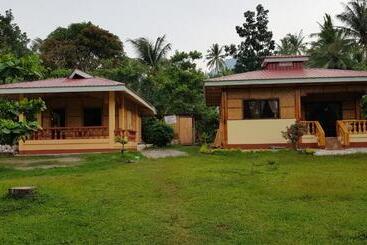 تختخواب و صبحانه Paco S Garden Home Stay