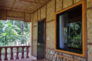 تختخواب و صبحانه Paco S Garden Home Stay