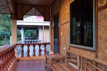 تختخواب و صبحانه Paco S Garden Home Stay