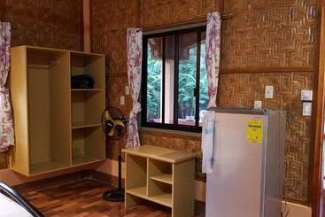 تختخواب و صبحانه Paco S Garden Home Stay