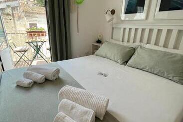 تختخواب و صبحانه Pizzo Central House