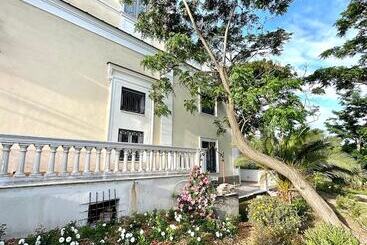 تختخواب و صبحانه Villa De Cillis Carafa