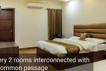 De Manora Homes   Unpretentious Hotel With A Garden , Posh Area Ranjit Avenue