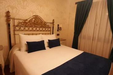 هتل Apartamentos Turísticos Y Suites
