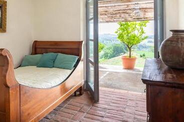 هتل Tenuta Colle Sala   Country House & Suites