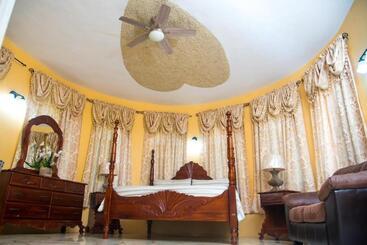 پانسیون Dela De Rose Guest House Negril Jamaica