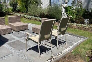 پانسیون Little Fern Self Catering