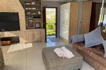 پانسیون Little Fern Self Catering