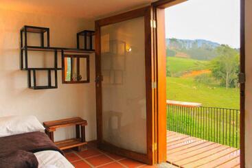 استراحتگاه Riverside Ecoliving Space