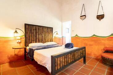 استراحتگاه Riverside Ecoliving Space