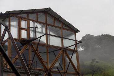 استراحتگاه Riverside Ecoliving Space
