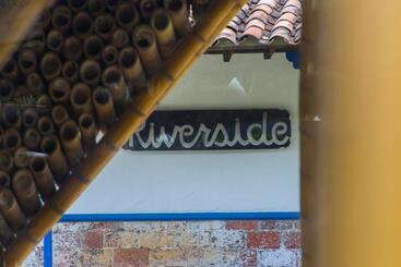 استراحتگاه Riverside Ecoliving Space