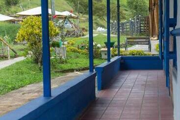 استراحتگاه Riverside Ecoliving Space