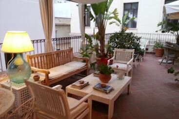 تختخواب و صبحانه La Terrazza Al Centro Storico
