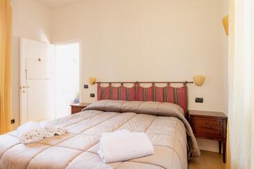 تختخواب و صبحانه Villa Romantica Wellness & Spa