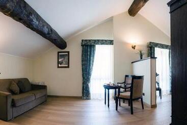 Chalet Du Lys Hotel & Spa