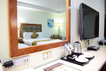 هتل Diamond Suites And Residences