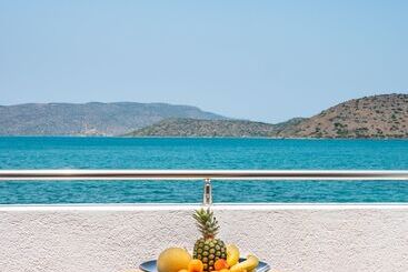 Elounda Alikes Suites & Studios