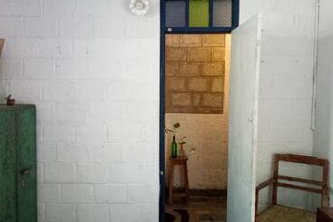 هتل Adams Wood House Ayurveda Homestay Kochi