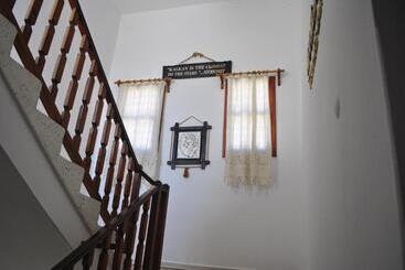 هتل Dionysia