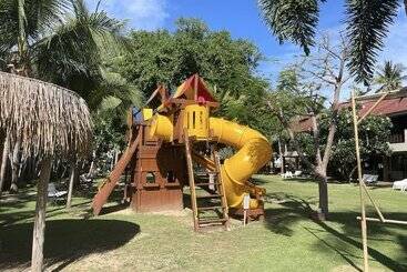 هتل Dolphin Bay Beach Resort