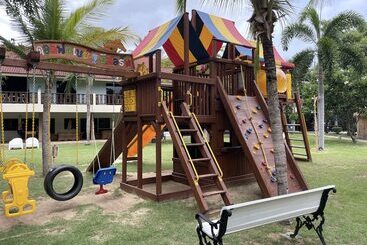هتل Dolphin Bay Beach Resort