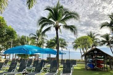 هتل Dolphin Bay Beach Resort