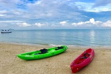 هتل Dolphin Bay Beach Resort