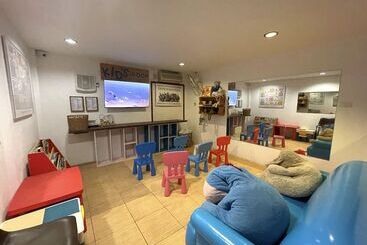 هتل Dolphin Bay Beach Resort