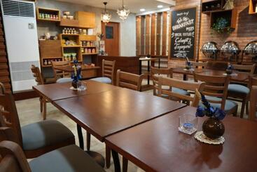 Fersal Hotel Malakas, Quezon City