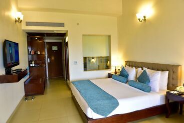 هتل Golden Tulip Candolim, Goa