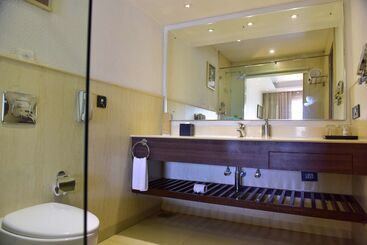 هتل Golden Tulip Candolim, Goa