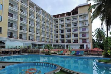 هتل Golden Tulip Candolim, Goa