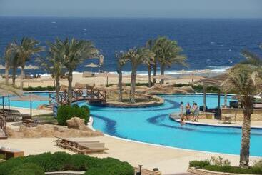 هتل Life Resort Coral Hills