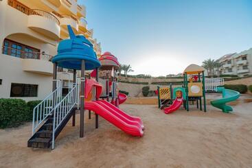 هتل Life Resort Coral Hills