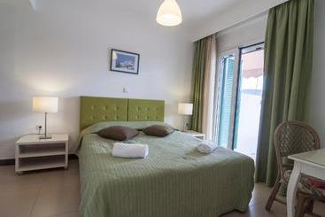 هتل Lilly Villa