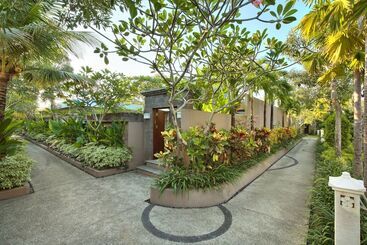 هتل Lumbini Luxury Villas And Spa