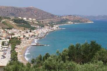 هتل Niriides