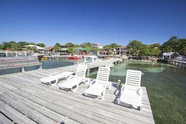 هتل Splash Inn Dive Resort & Villas