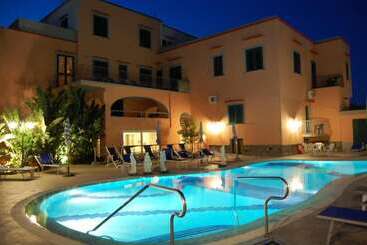 هتل Terme Rosaleo