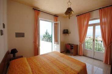 هتل Terme Rosaleo