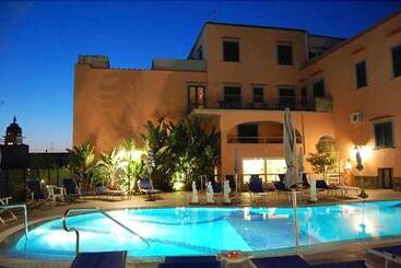 هتل Terme Rosaleo