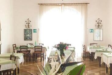 هتل Terme Rosaleo