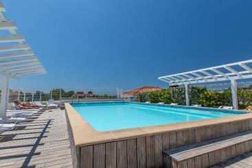 هتل Vacanceole  Residence Le Crystal